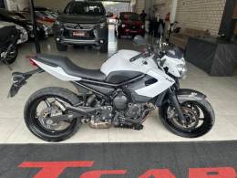 YAMAHA - XJ6 N - 2013/2013 - Branca - R$ 39.900,00