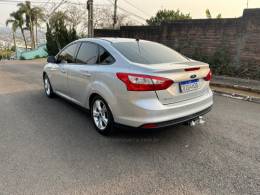 FORD - FOCUS - 2014/2015 - Prata - R$ 56.900,00