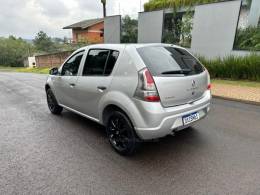 RENAULT - SANDERO - 2014/2014 - Prata - R$ 36.900,00