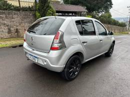 RENAULT - SANDERO - 2014/2014 - Prata - R$ 36.900,00