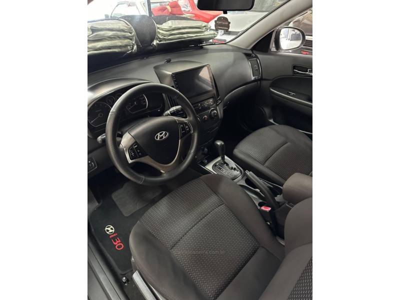 HYUNDAI - I30 - 2011/2011 - Preta - R$ 49.900,00