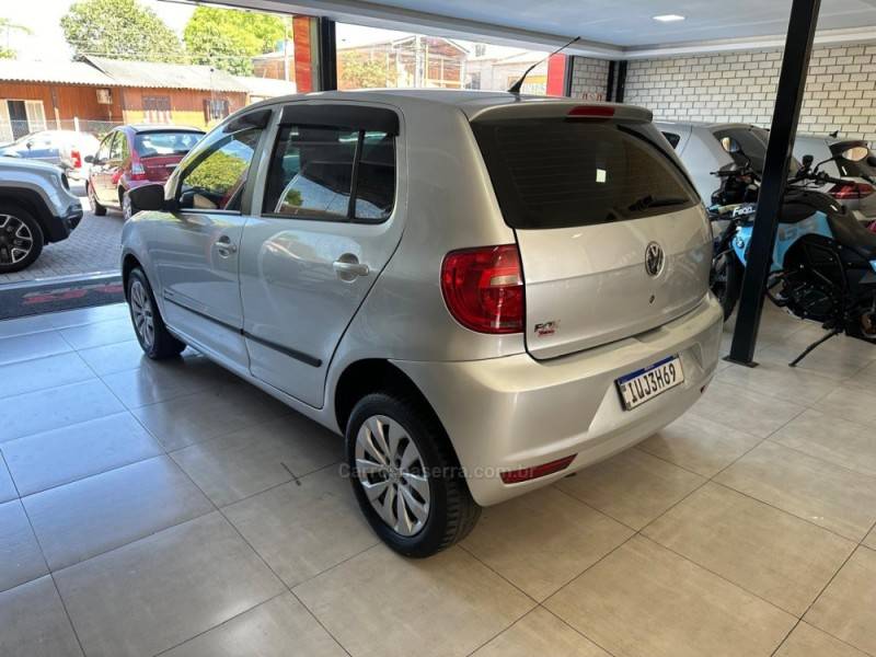 VOLKSWAGEN - FOX - 2014/2014 - Prata - R$ 42.900,00