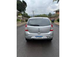 RENAULT - SANDERO - 2014/2014 - Prata - R$ 36.900,00